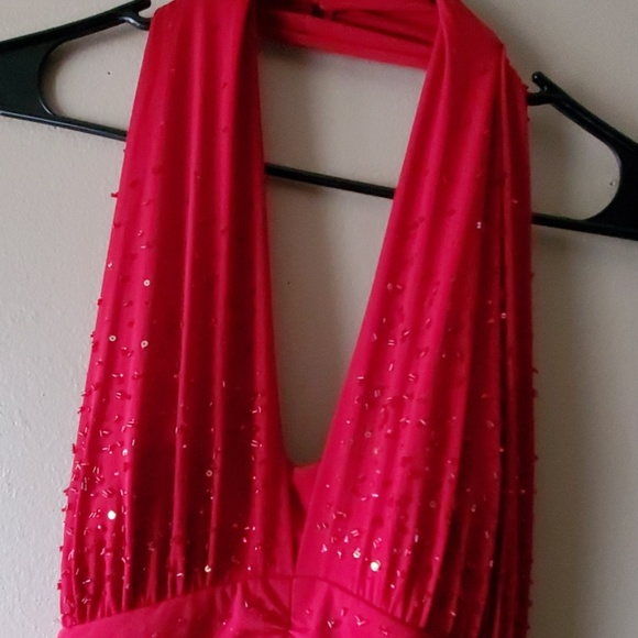 Halter dress - Picture 2 of 5